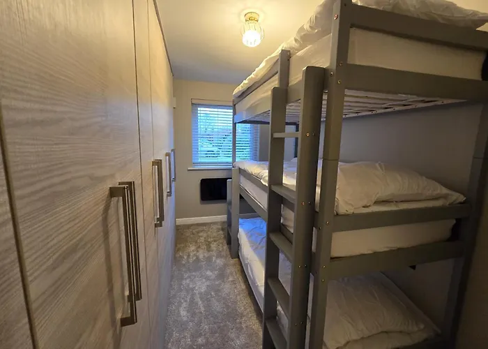 New 2 Bedroom Appartment In Manchester - Stretford - Old Trafford Close To Football-Cricket Ground & City Centre